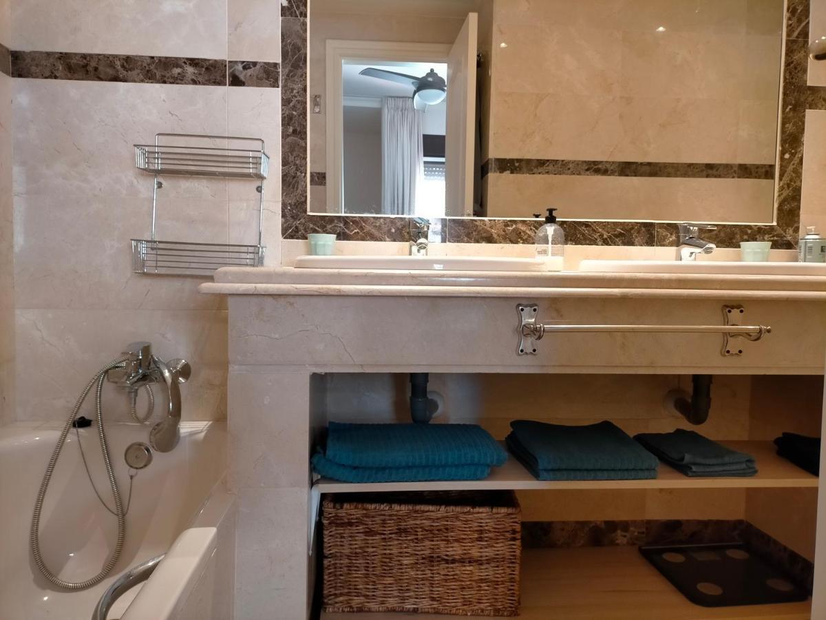 Appartement Met Zeezicht En Vlakbij Het Strand 马尼尔瓦 外观 照片