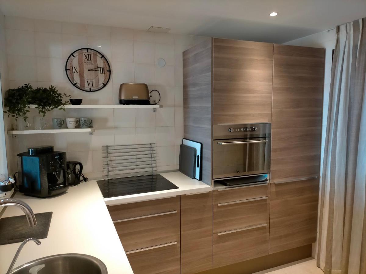 Appartement Met Zeezicht En Vlakbij Het Strand 马尼尔瓦 外观 照片