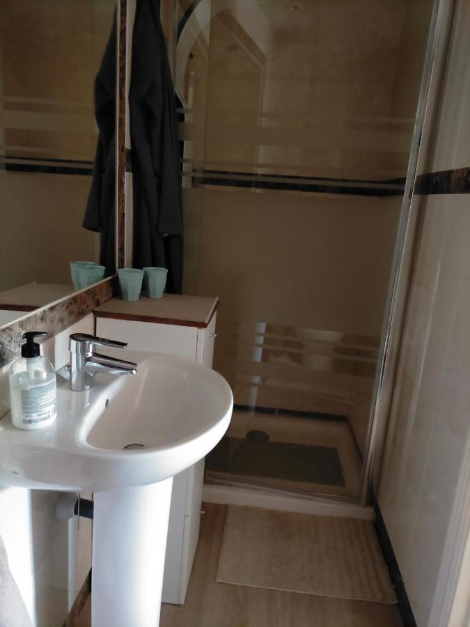 Appartement Met Zeezicht En Vlakbij Het Strand 马尼尔瓦 外观 照片